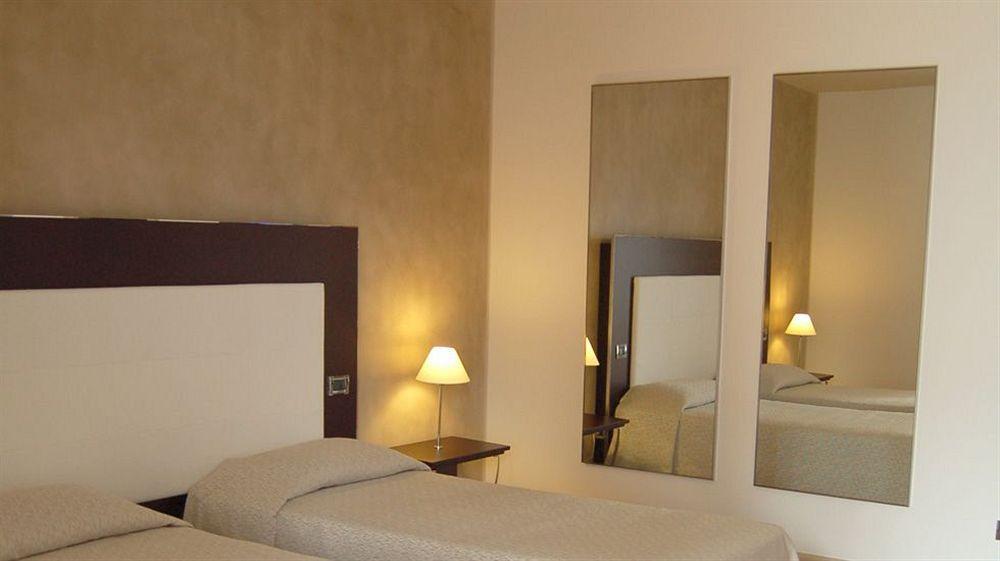 Cremona Palace Hotel Costa Sant'Abramo Екстер'єр фото