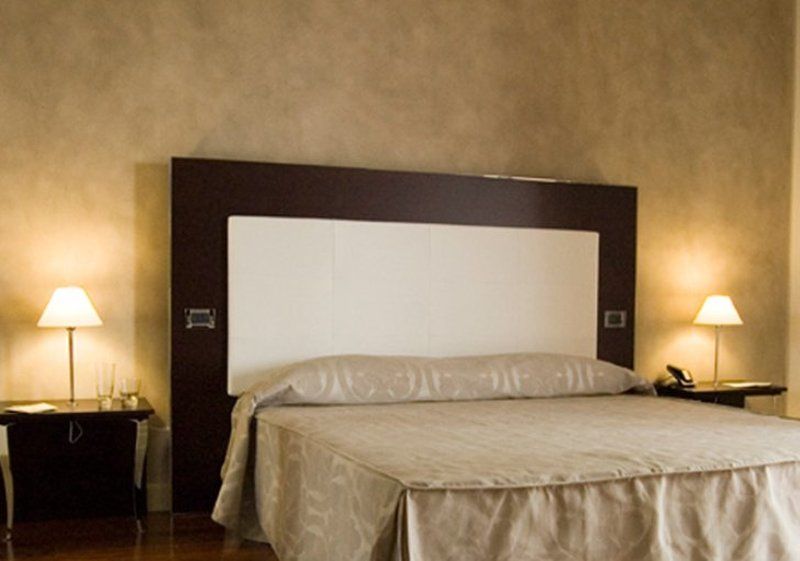Cremona Palace Hotel Costa Sant'Abramo Екстер'єр фото